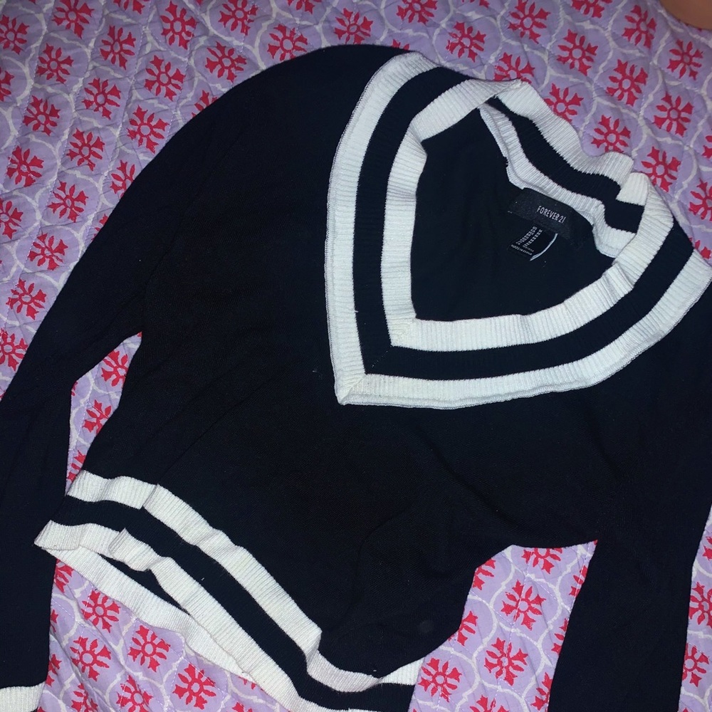 Black and White Forever 21 Cropped Sweater